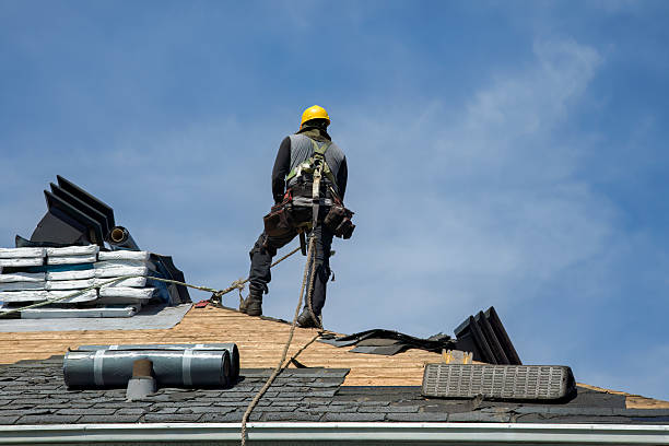 Professional Gutter Installation technician working in Vicksburg, MS